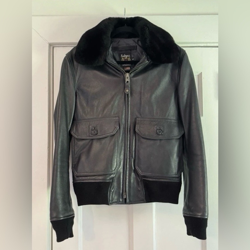 Vintage SCHOTT Navy Cowhide Bomber With Removable Faux Fur Collar - Size Small